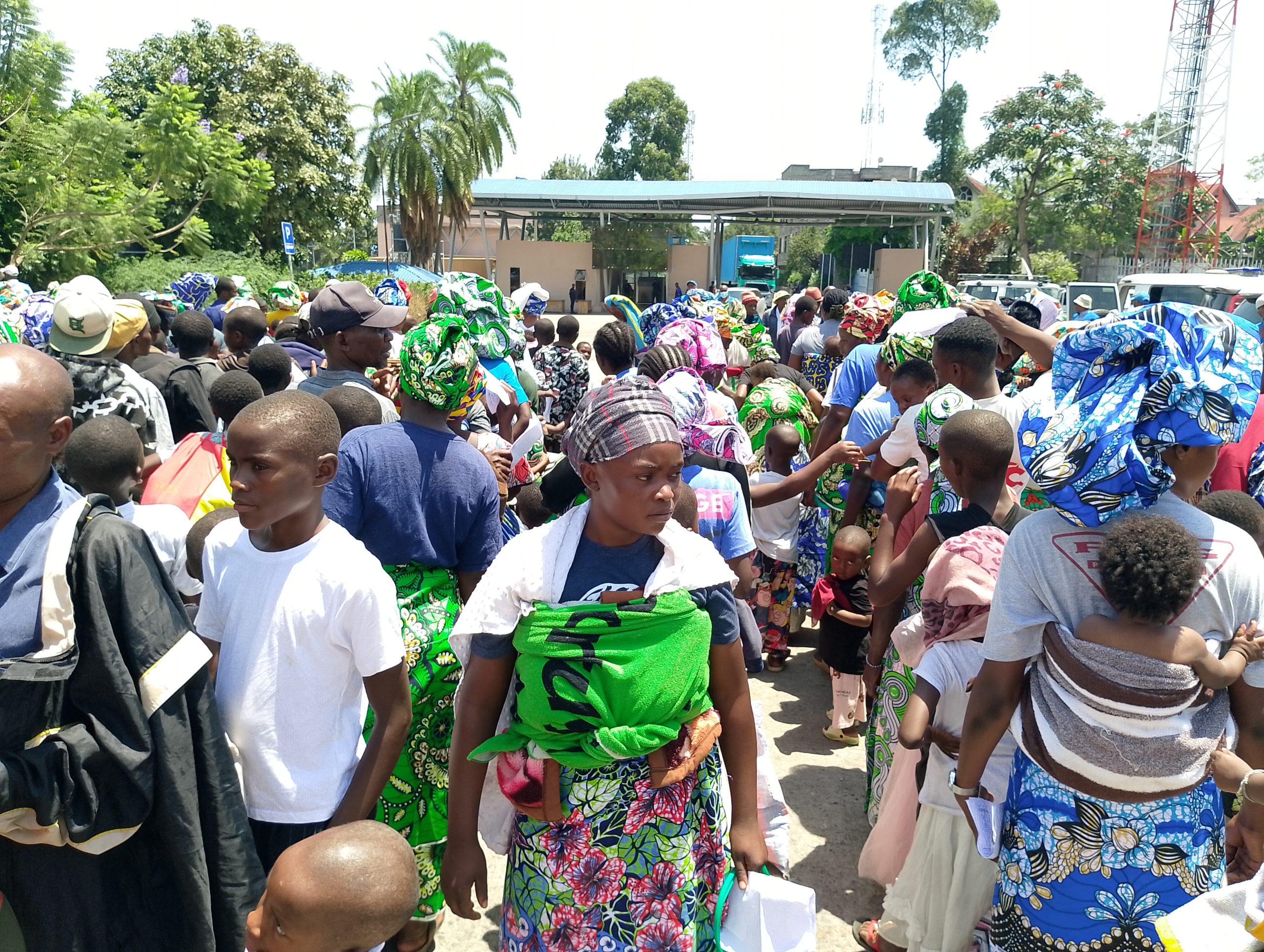 Abanyarwanda 406 batahutse bavuye muri RDC banyuze kuri Grande Barrière i Rubavu
