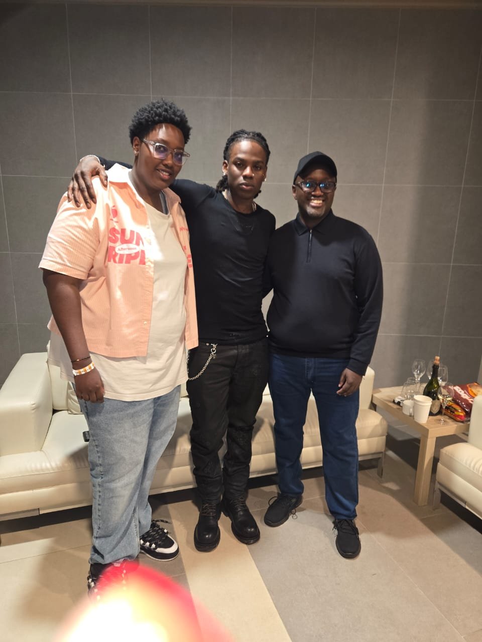 Minisitiri Olivier Nduhungirehe n'ibyamamare bikomeye bitabiye igitaramo cya Rem photo