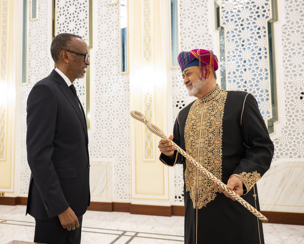 Perezida Kagame yagiriye uruzinduko muri Oman photo