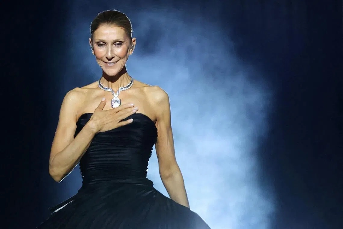 Mu ijoro ryakeye, Céline Dion yaririmbye indirimbo 25 nyuma y'imyaka itandatu arwaye, ashimangira ko yatoye agatege kandi ko ameze neza n'ibitaramo bisigaye azabikora.