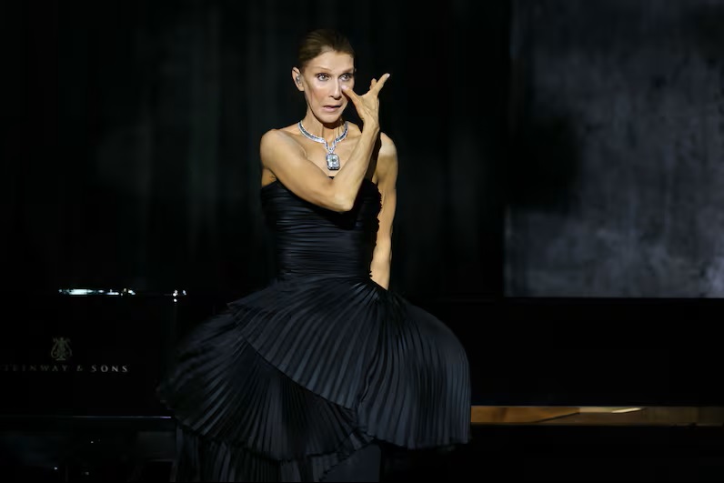 Mu ijoro ryakeye, Céline Dion yaririmbye indirimbo 25 nyuma y'imyaka itandatu ar photo 2