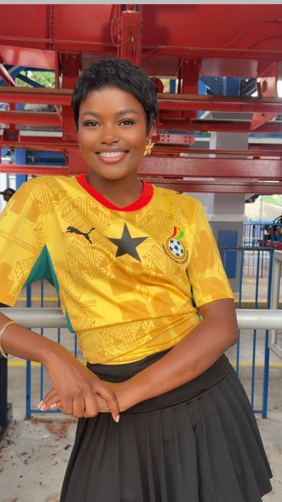 Sherry Silva yanze umusore ufite indege amuziza kugira imyaka mike n'umwuga wo kuvanga imiziki.