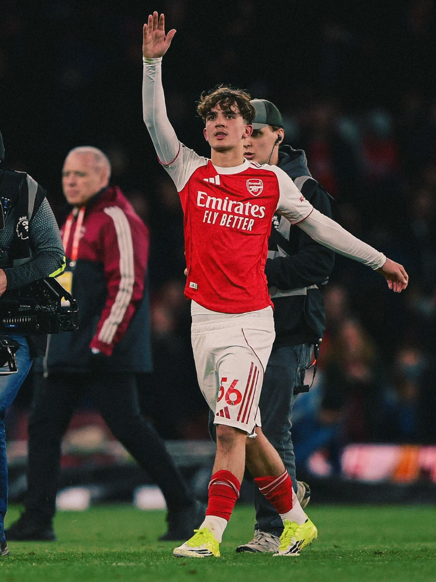 Max Dowman w'imyaka 16 ukinira Arsenal akomeje kwandika amateka ku Isi photo 1