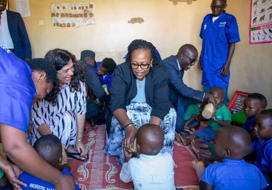 Ababyeyi : Dore impamvu mukwiye kuganira n’abana ku buzima bwabo photo 1