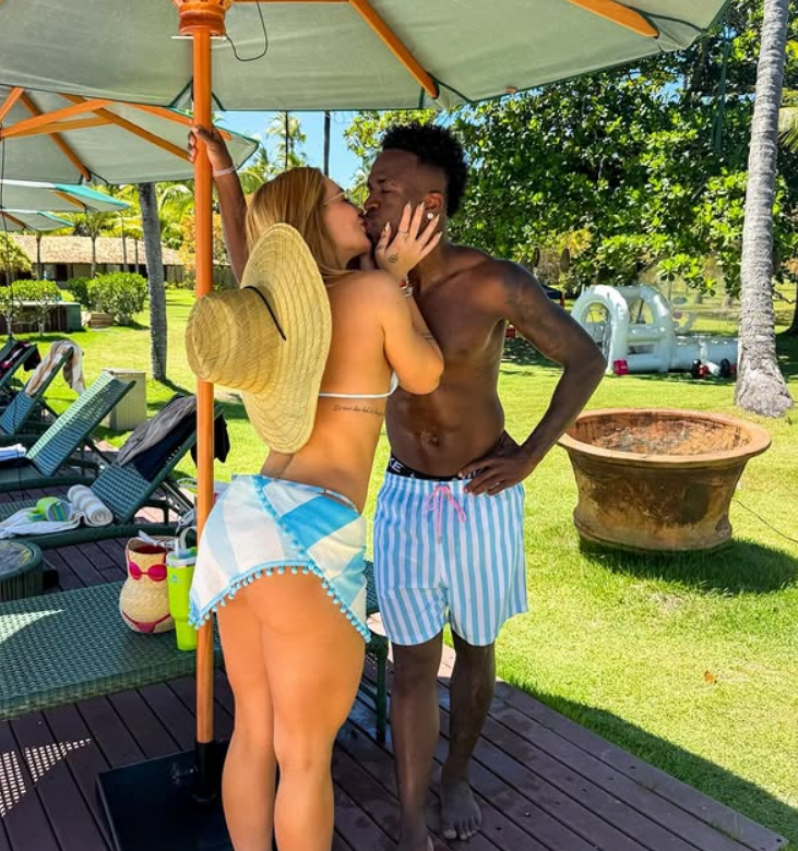 AMAFOTO: Vinicius yambitse impeta umukunzi we w’abana batatu nyuma y’umwaka baku photo 3