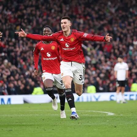 Manchester United yanenzwe bikomeye nyuma yo kunganya na Fulham photo 3