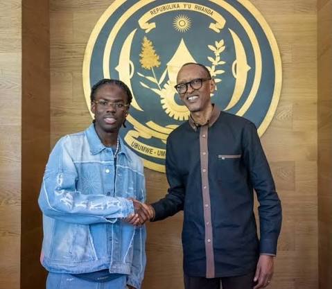 Rema yakuyemo amenyo ye 14 ayasimbuza aya zahabu gusa. photo 4