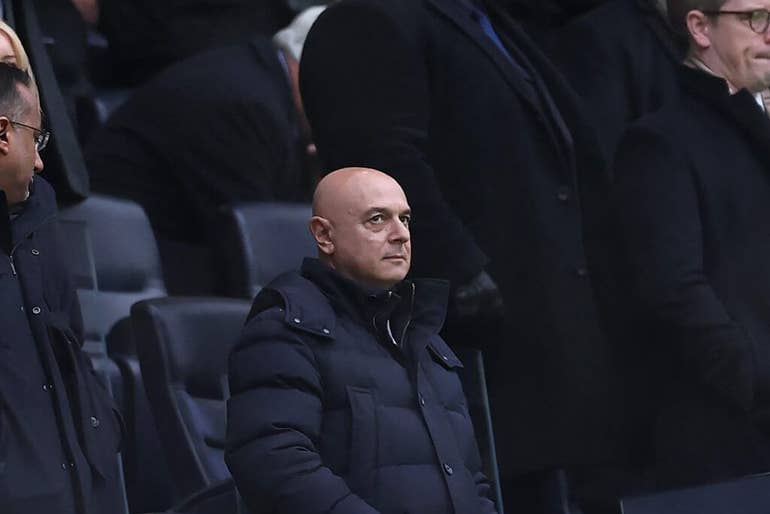 Daniel Levy aracyafite imigabane muri Tottenham nubwo yavuye ku buyobozi