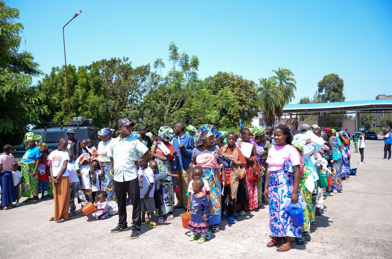 Rubavu: Visi Meya Nzabonimpa yakiriye Abanyarwanda 316 batahutse mu Rwanda bavuy photo 1