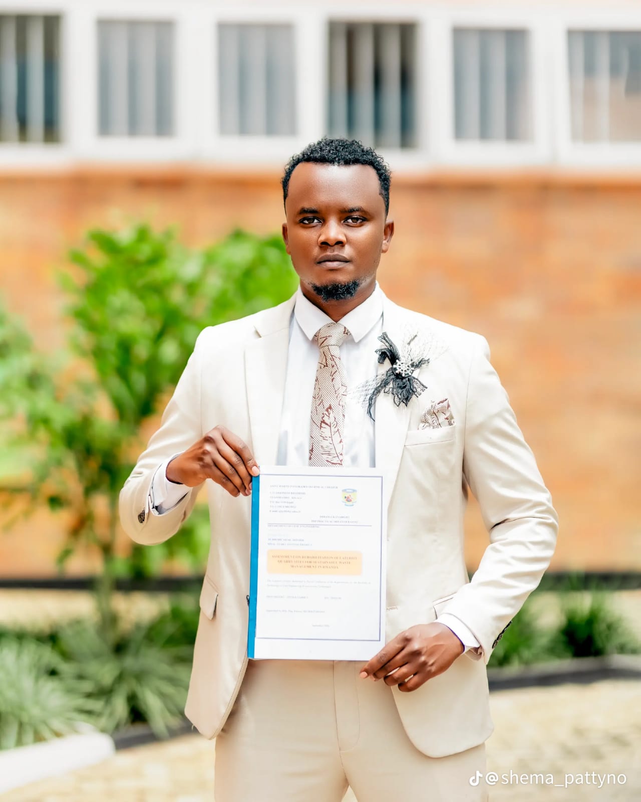 Finally full Engineer!: Pattyno yishimiye intambwe ikomeye agezeho muri 'Civil Engineering'
