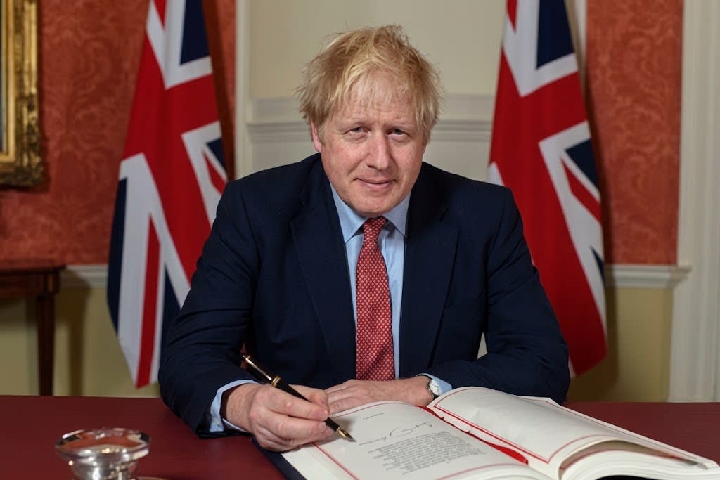 Boris Johnson arasaba u Bwongereza gusubukura gahunda yo kohereza Abimukira mu Rwanda