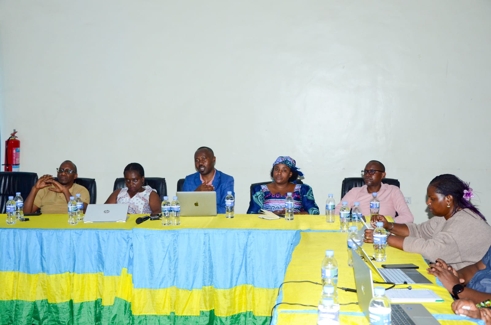 Rubavu: Inama Njyanama y’Akarere yateranye, hasuzumwa imishinga n’ingurane ku mi photo 2