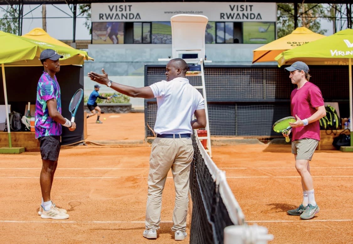 Abakinnyi 10 bari mu 650 ba mbere ku Isi batangiye guhatanira Rwanda Open M25