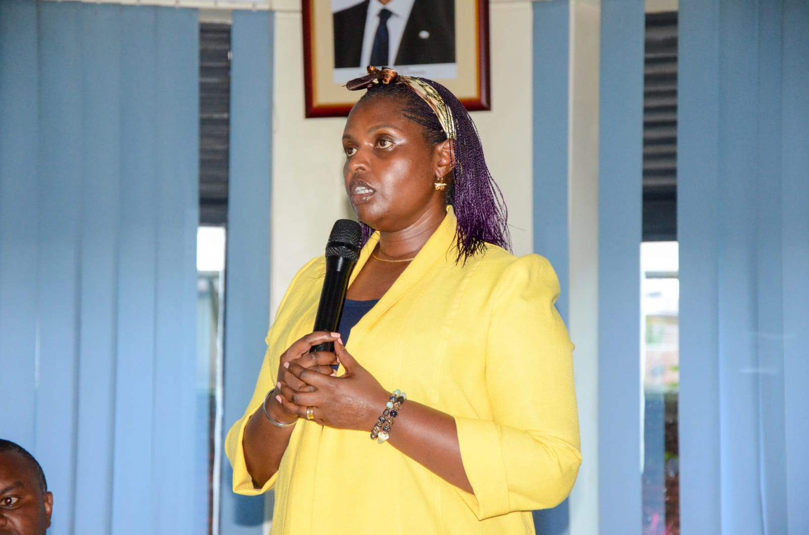 Rubavu: Visi Meya Pacifique yakiriye urubyiruko rw'abakorerabushake baganira ku photo 2