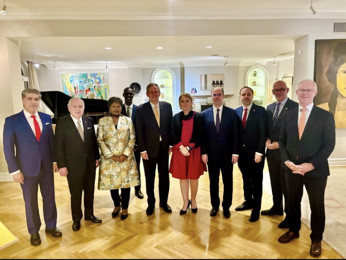 Ambasaderi Mukantabana na mugenzi we wa EU bahuje imbaraga mu kwakira Senateri ukomeye wa Amerika