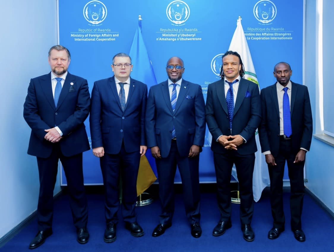 Minisitiri Nduhungirehe yakiriye intumwa z’Inteko Ishinga Amategeko ya Ukraine mu Rwanda