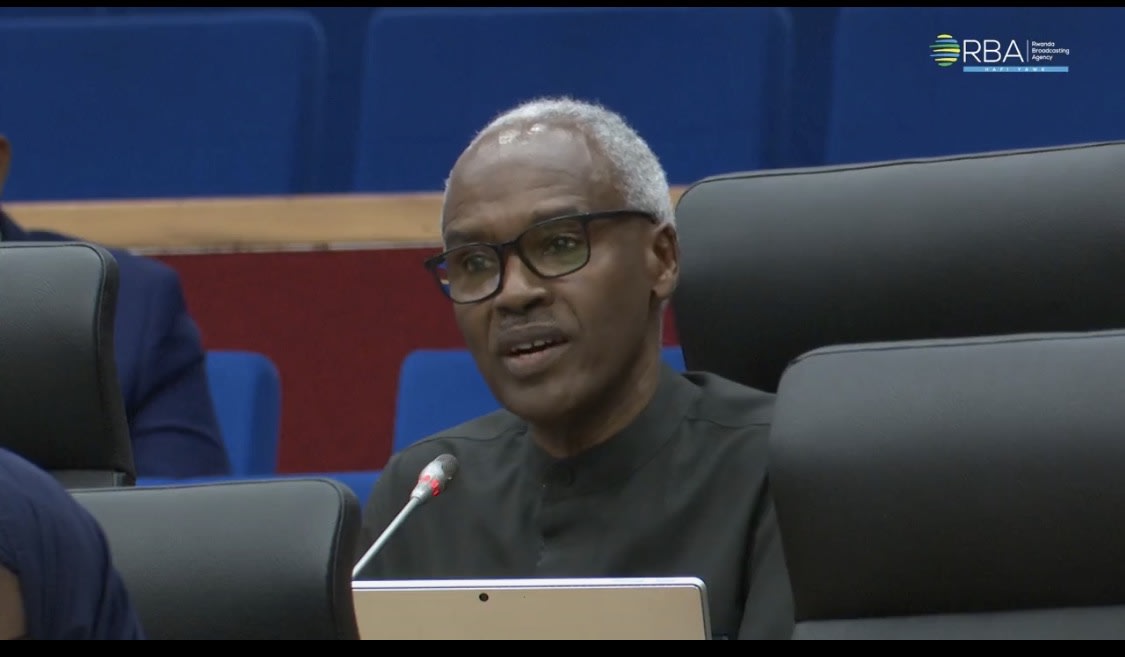 Senateri Charles MULIGANZE Yazanye ko ibigo by’urusimbi byafungwa nabyo mu Rwanda.