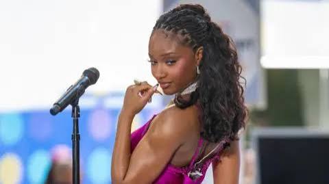 Ayra Starr agiye kwandika amateka yo gutaramira ibihumbi 62 mu bwo ngereza. photo