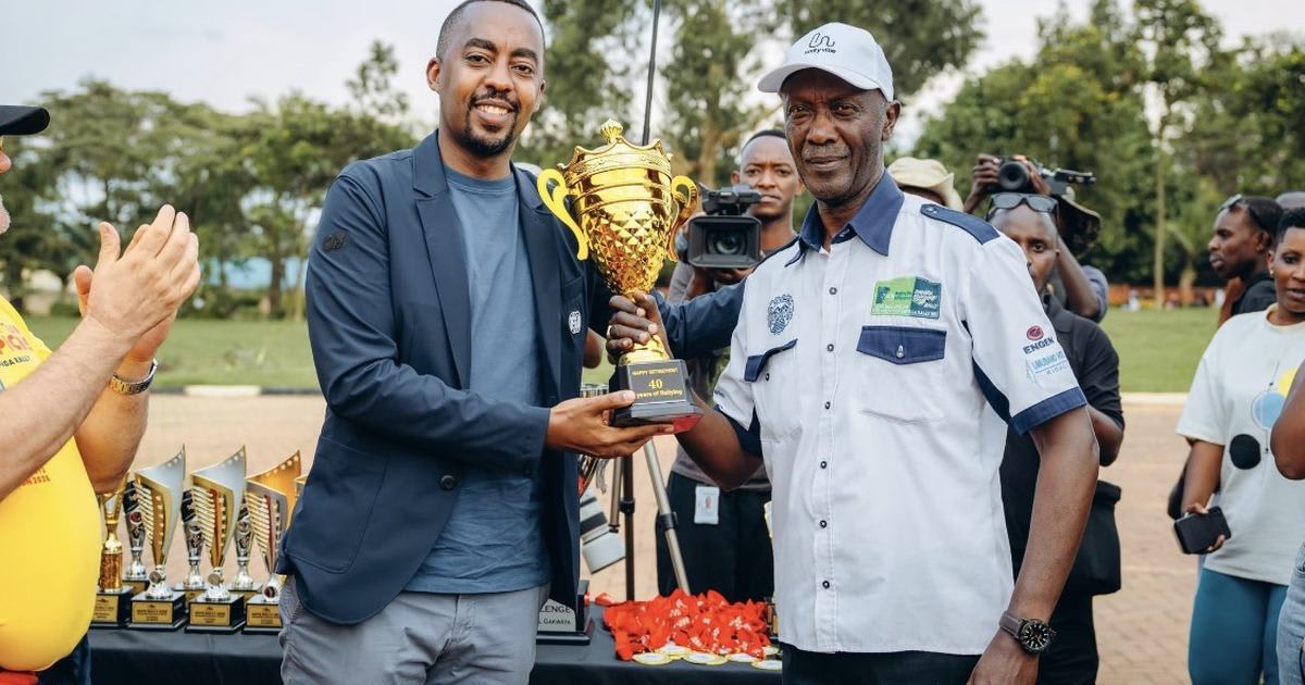 Gracien Rutabingwa asezeye mu marushanwa y’imodoka nyuma y’imyaka 38 ayitwara