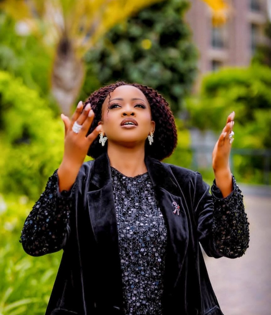 Aline Gahongayire yateguje igitaramo cyo kwizihiza imyaka 40 y’amavuko n’isaga 20 amaze mu muziki