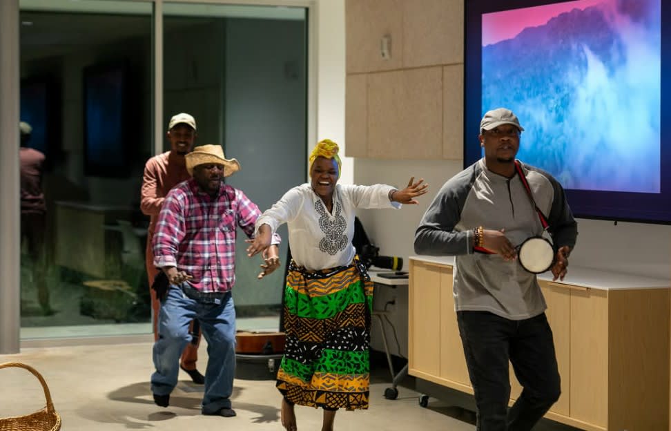 Abanyarwanda bakiniye ikinamico muri Amerika.
