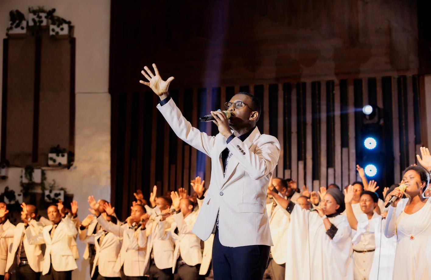 Horeb Choir itegerejwe muri KAPPARAH Live Concert yahaye imitima ihumure mu ndirimbo “Ishyanga”