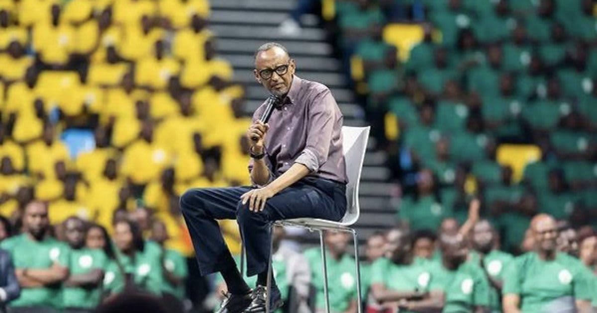 Perezida Paul Kagame yagiriye urubyiruko inama yo kutiheba, kwirinda ibiyobyabwenge no kwiyubaka