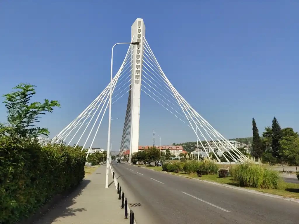 Sjutra u Podgorici sunčano i veoma toplo, temperatura do 37 stepeni