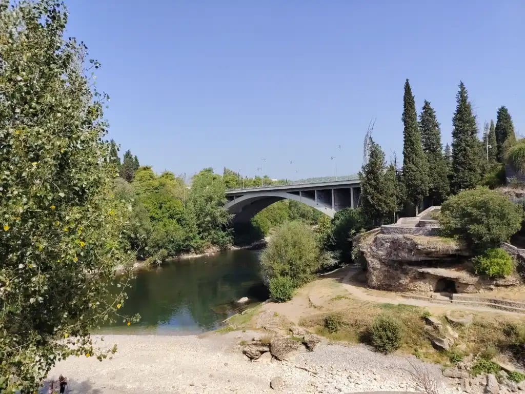 Vrijeme danas u Podgorici: Sunčano i prijatno, temperatura do 27°C