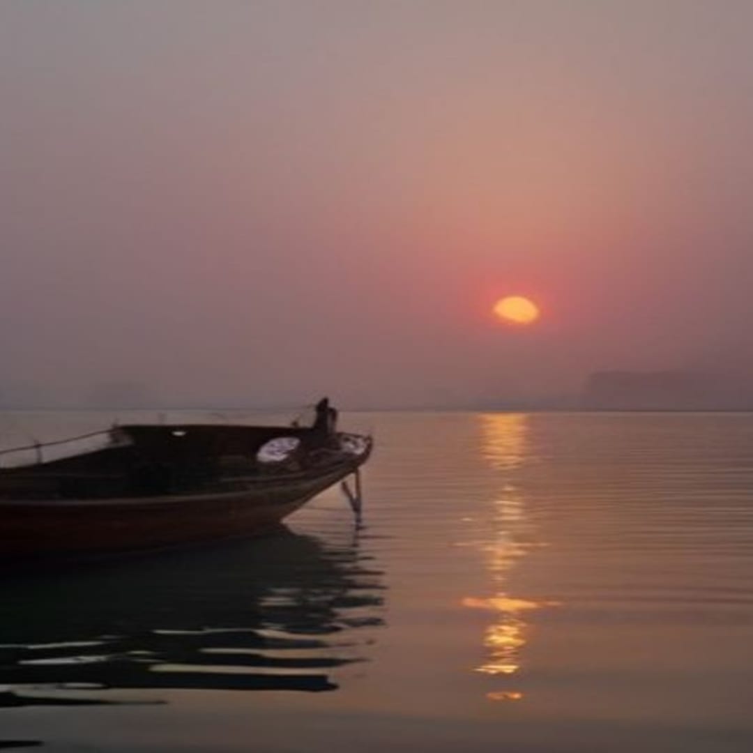 Ganga's Warming Waters: Climate Threatens India's Riverine Livelihoods